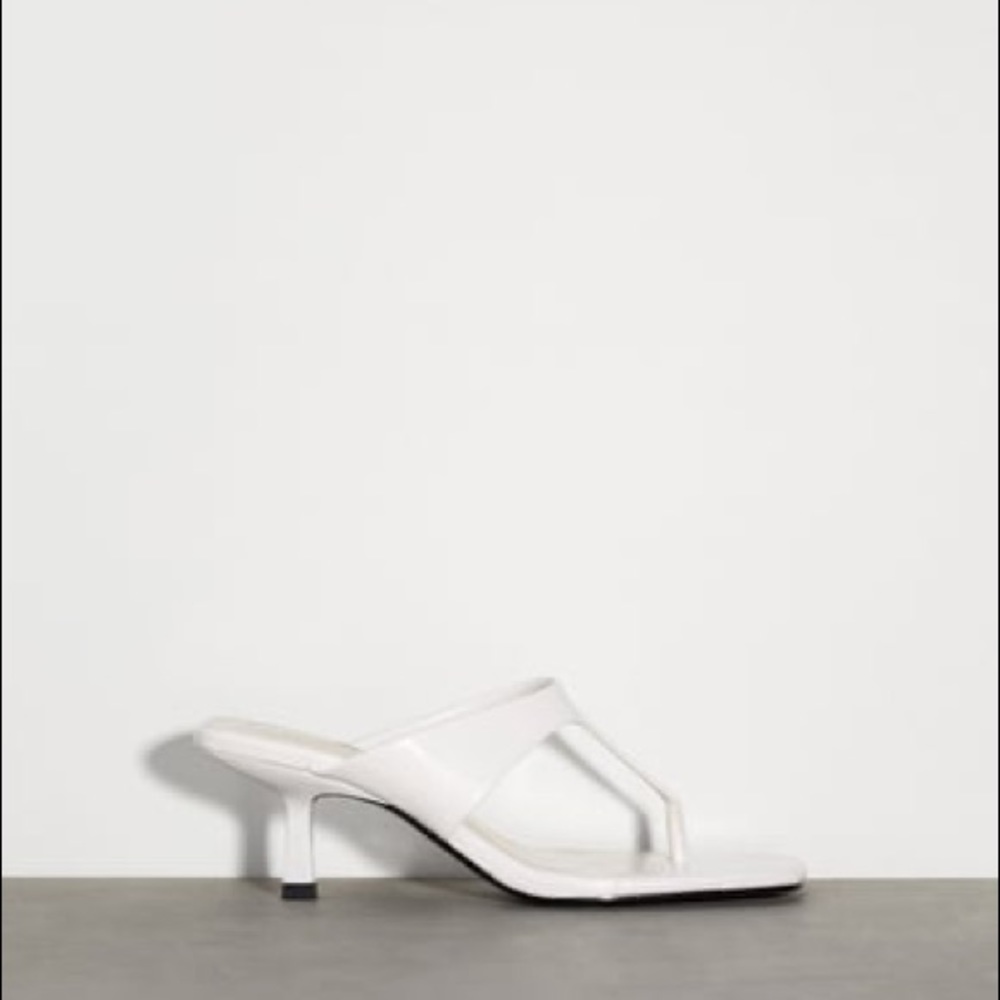 MINIMALIST HIGH HEELED SANDALS